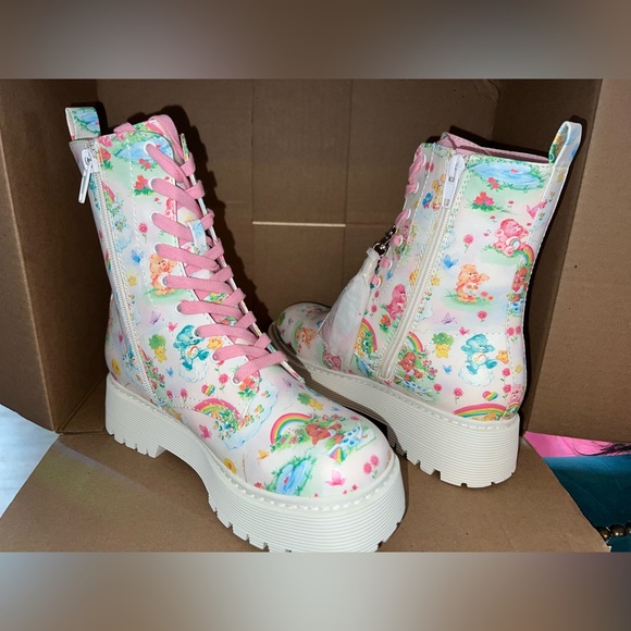 Care Bears Shoes - 🌈 🐻 💖🌸 NWT HAPPY STEPS COMBAT BOOT

DOLLS KILL X CARE BEARS